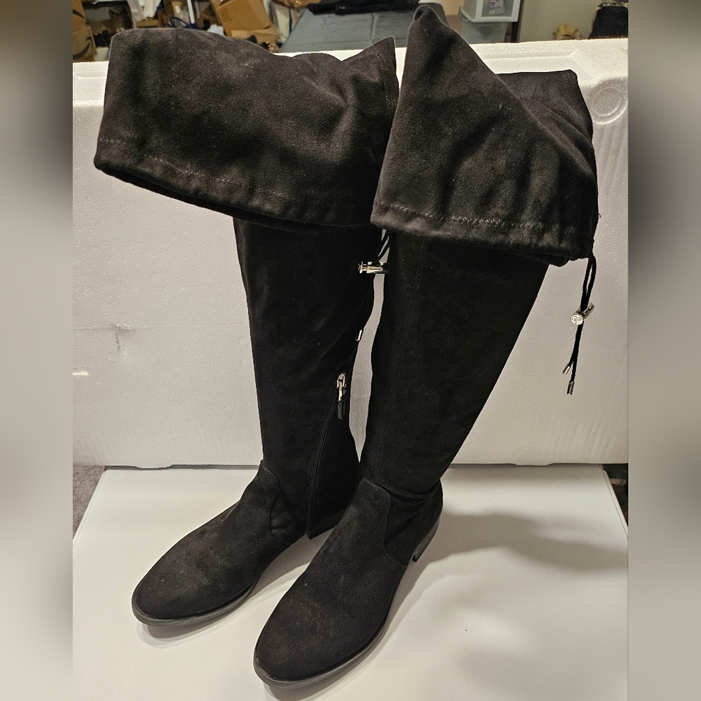 High-quality knee-high black suede Sam Edelman Boots.